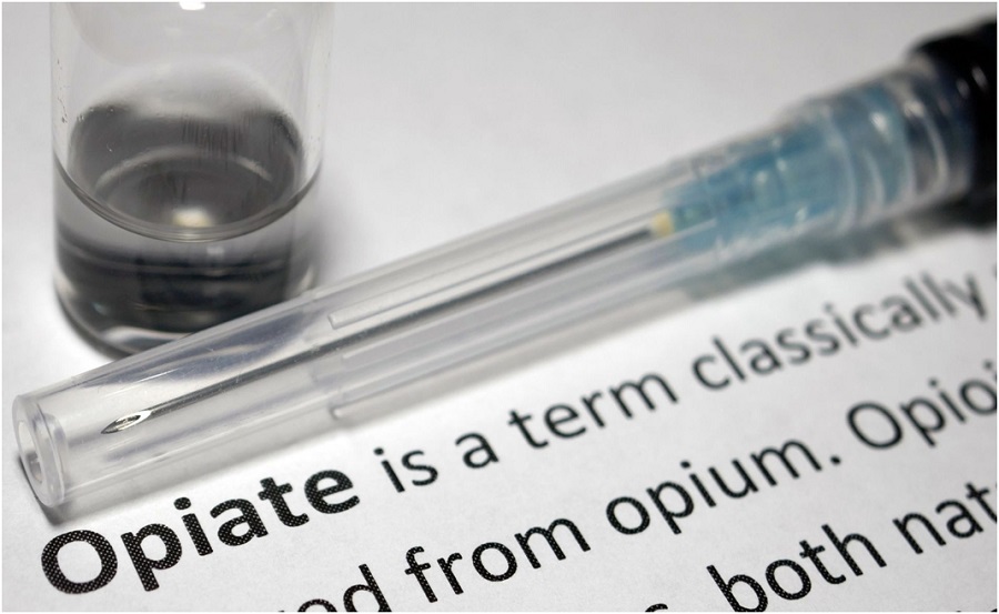 Using clonidine for treating opiate withdrawal