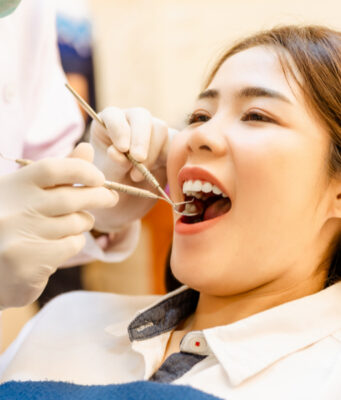 A Guide to a Brighter Smile: How to Explore Teeth Whitening Options